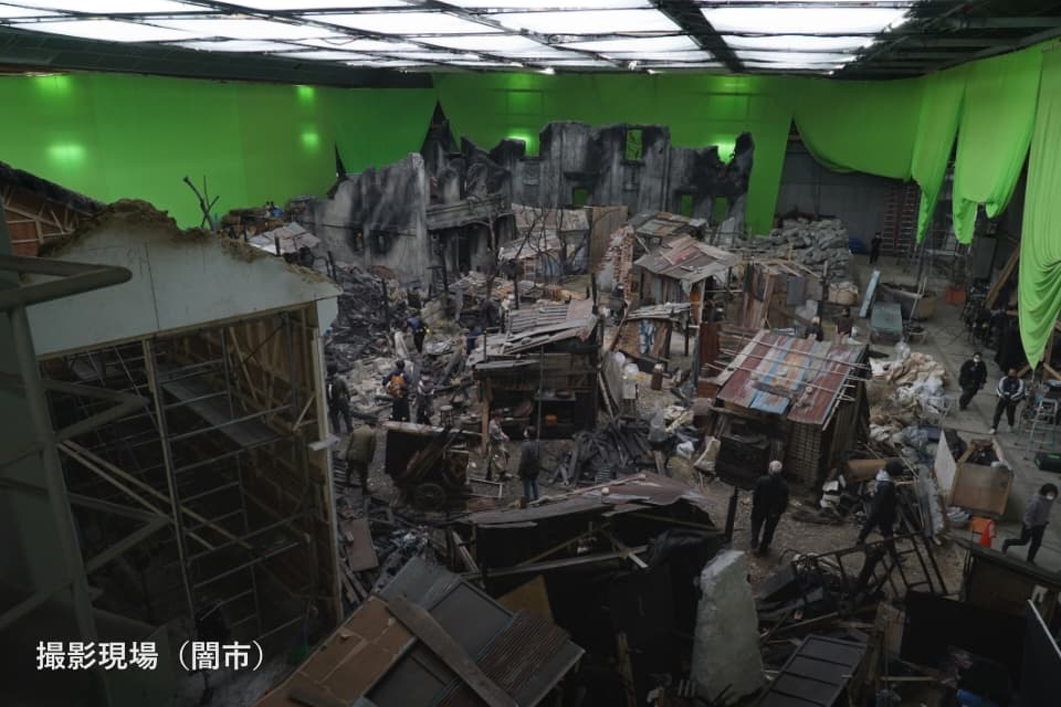 撮影現場（闇市）